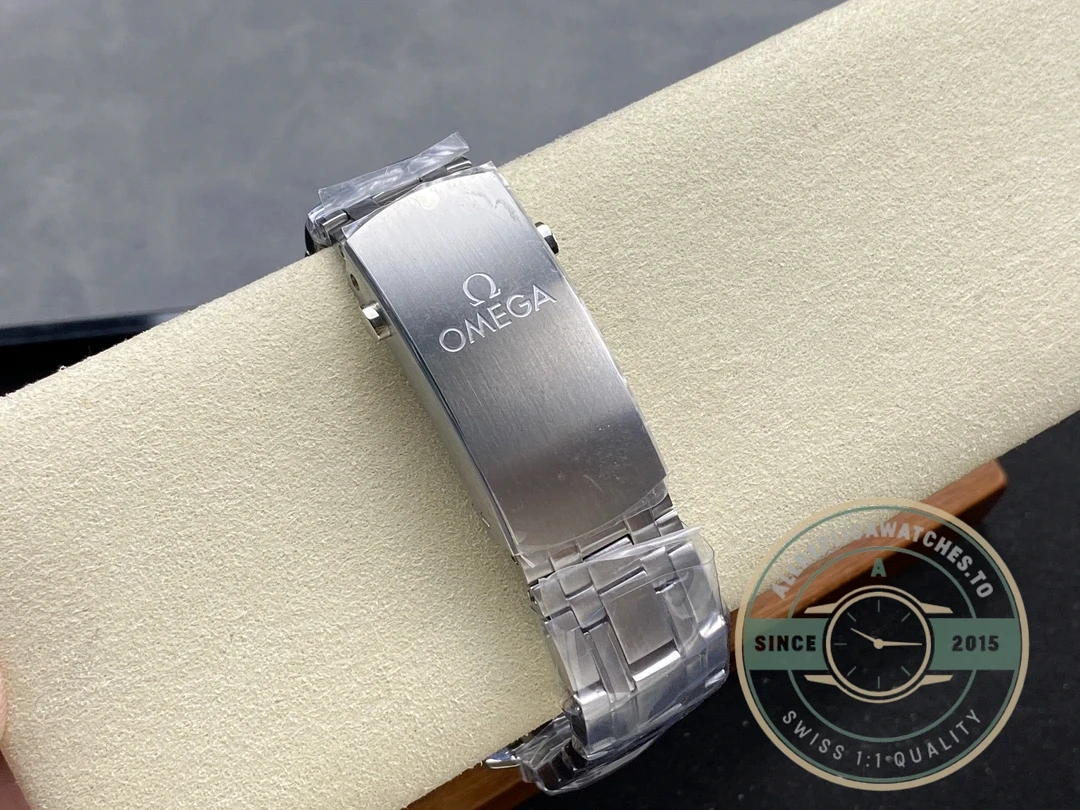 Fake Omega Seamaster Black Dial 44mm 210.30.44.51.01.001 - Budget Luxury Replica Watch