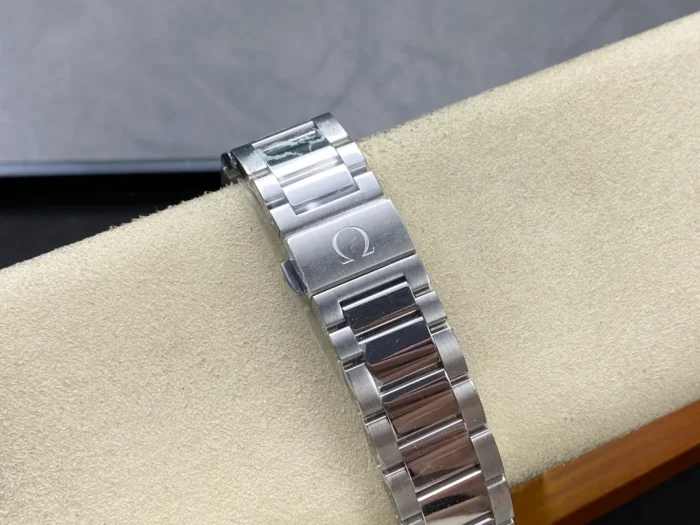 Bracelet with the Omega symbol on the clasp, white and rose tone Aqua Terra