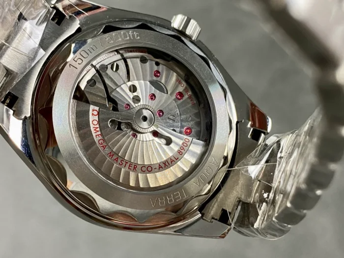 Display caseback with the rotor and 150m engraving on the ring