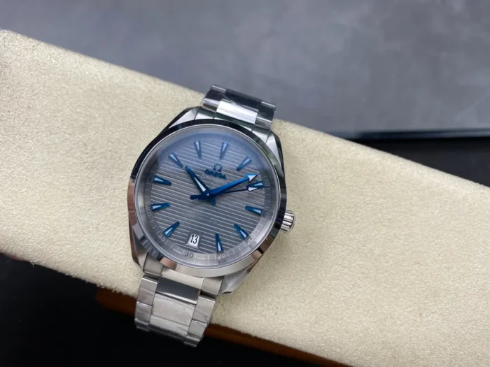 Watch on a display cushion, wide view, grey Aqua Terra