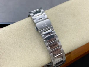 Bracelet on the cushion with the Omega symbol on the clasp, navy wave Aqua Terra