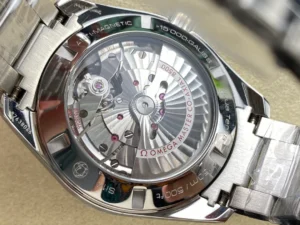 Display caseback with 15000 Gauss and Antimagnetic engraved on the ring