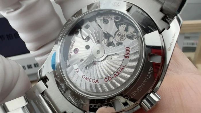 Display caseback with the rotor, Antimagnetic engraving on the ring