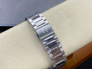 Bracelet on the cushion with the Omega symbol on the clasp, Spectre Aqua Terra