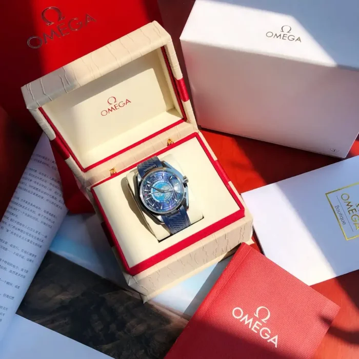 Wide shot of the open box with the watch inside