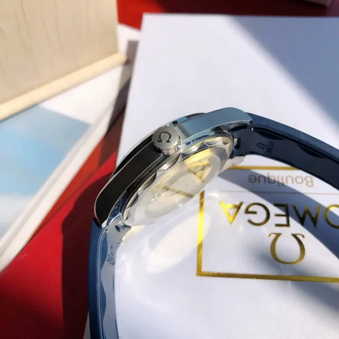 Case profile next to a white card with gold print