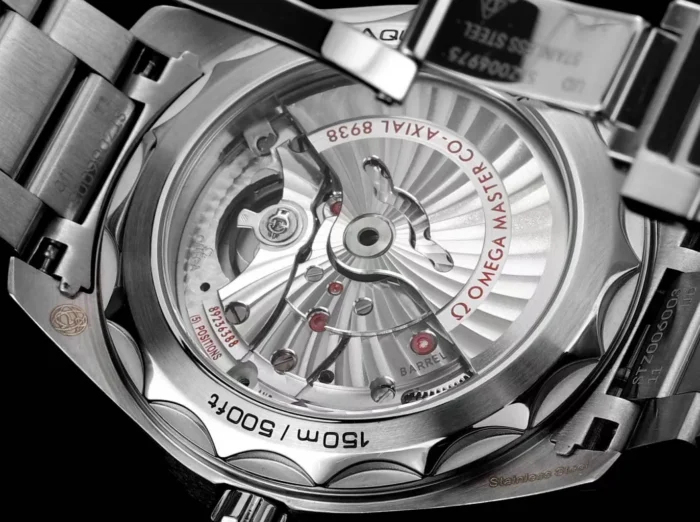 Display caseback with the rotor and 150m/500ft engraving