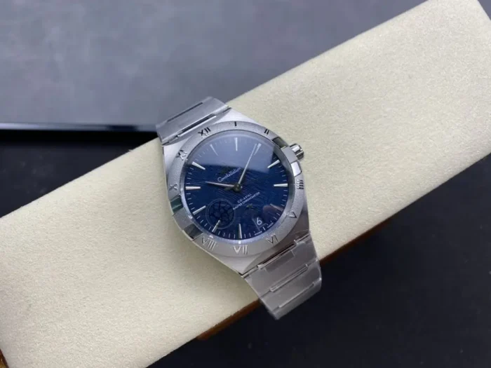 The 41mm blue textured model on a cushion at an angle