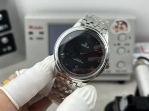 De Ville Prestige 434.10.40.20.10.001 black dial on bracelet