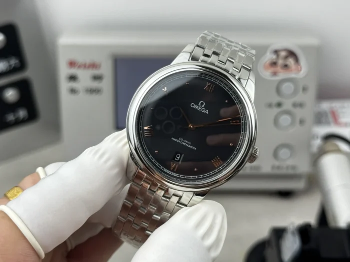De Ville Prestige 434.10.40.20.10.001 black dial on bracelet