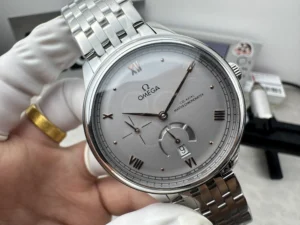 Dial at an angle, small seconds and Roman numerals