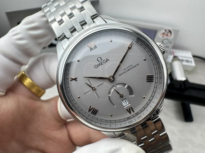 Dial at an angle, small seconds and Roman numerals
