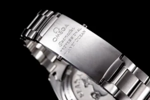 Clasp engraved Seamaster Professional Planet Ocean, on black
