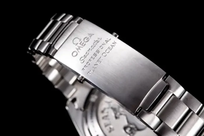Clasp engraved Seamaster Professional Planet Ocean, on black