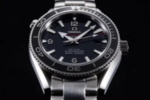 Close front view of the black dial and bezel