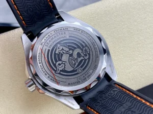 Solid caseback with the seahorse emblem, black strap