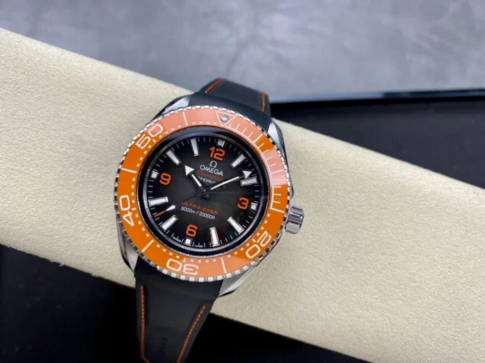 Watch on a display cushion, wide view, Ultra Deep on black rubber