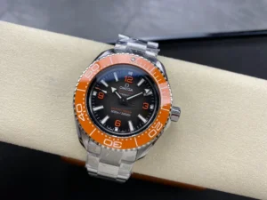 Watch on a display cushion, wide view, Ultra Deep on a bracelet