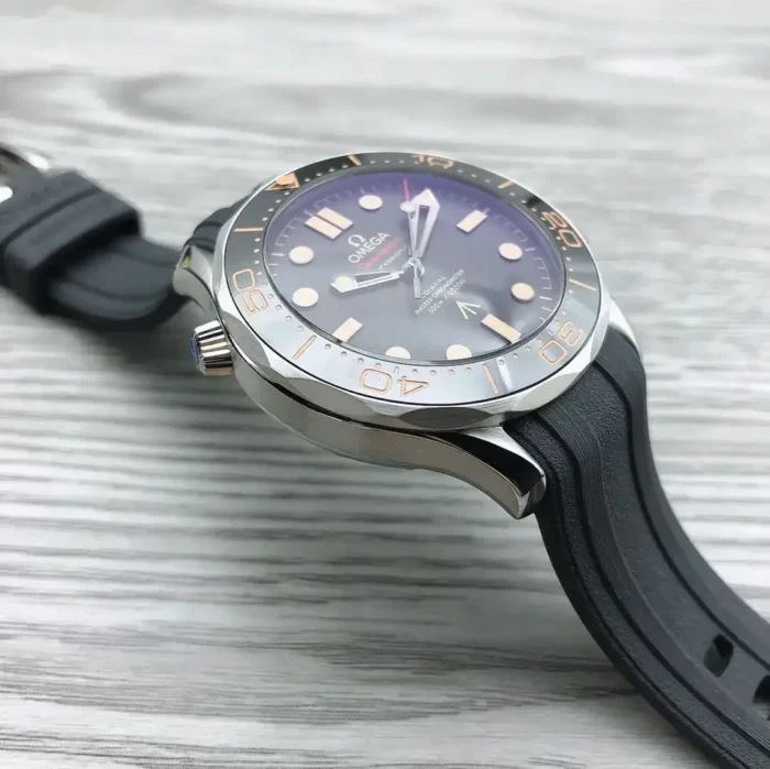 Dial from the left with a purple reflection on the crystal