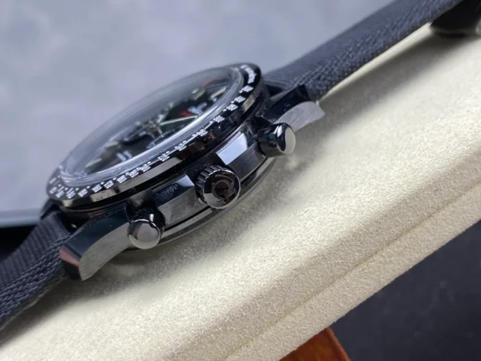 Crown side profile with the two chronograph pushers