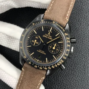 Dial tilted slightly, beige tachymeter numerals on the black bezel