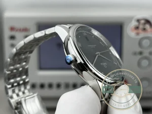 De Ville 40mm case side profile with crown detail