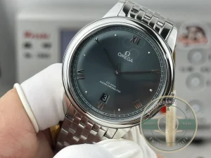 Bracelet links and deployment clasp mechanism