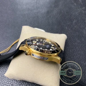 Replica Omega Seamaster 300m 007 James Bond - Swiss-Made Clone Watch
