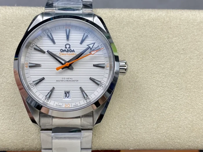 Seamaster 41mm case side profile with crown detail