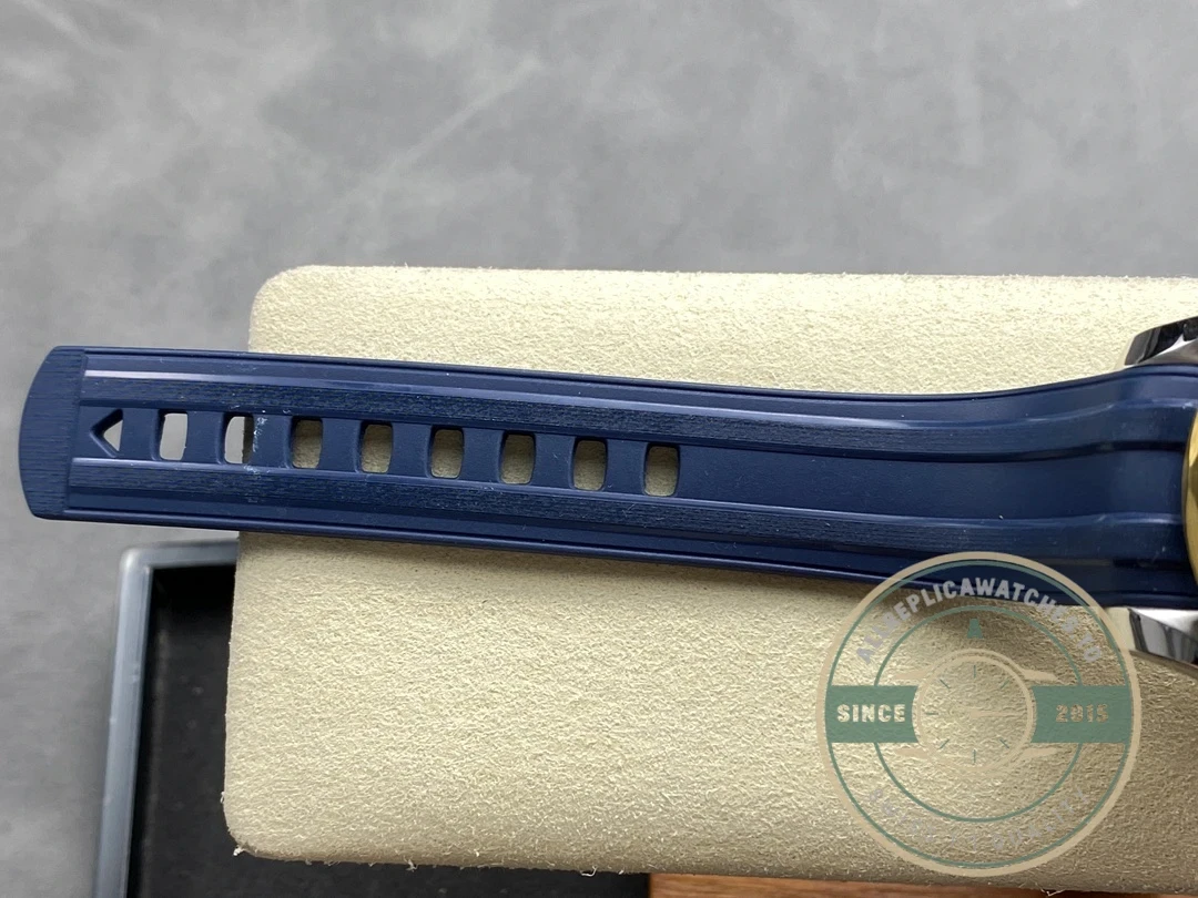 Replica Omega Seamaster Blue 44mm, Rubber 210.20.44.51.03.001 - Premium Super Clone Watch