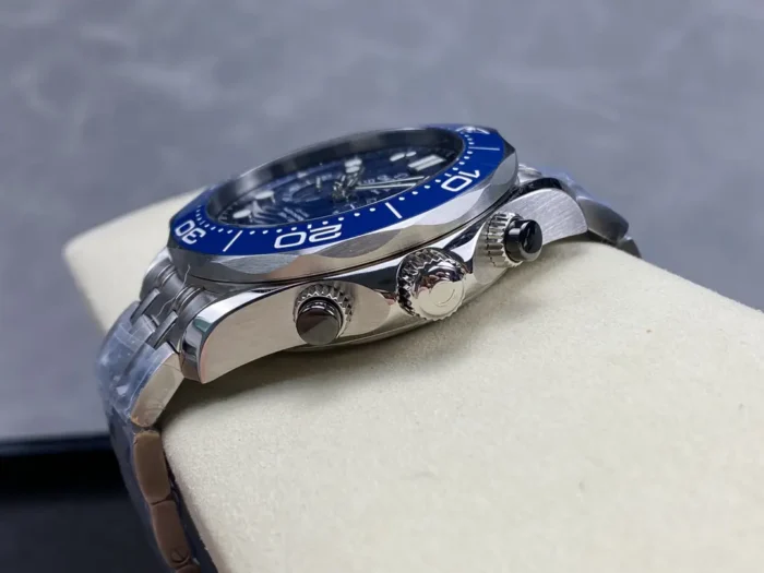 Dial macro showing blue applied hour indices