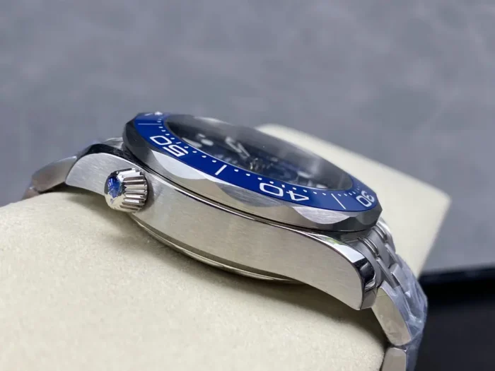 Bracelet links and deployment clasp mechanism