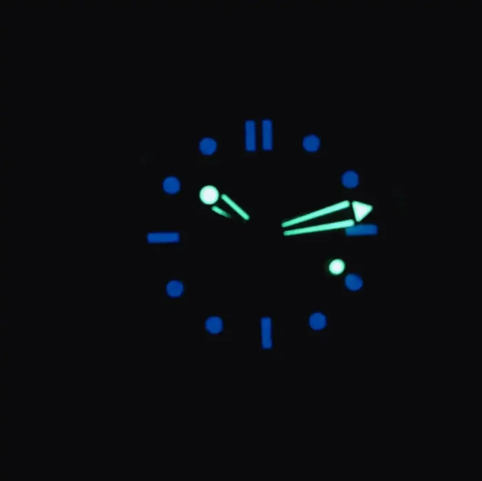 Complete front view showing dial and bezel ring