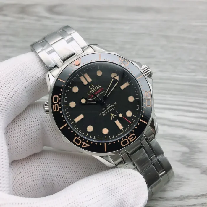Seamaster case side profile with crown detail