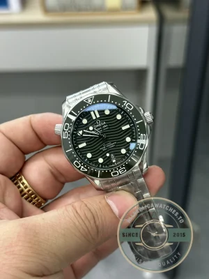 Replica Omega Seamaster Green Dial 42mm 210.30.42.20.10.001 - High-Grade Replica Watch