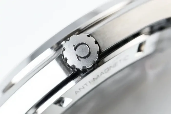 Crown and case finishing detail in studio lighting