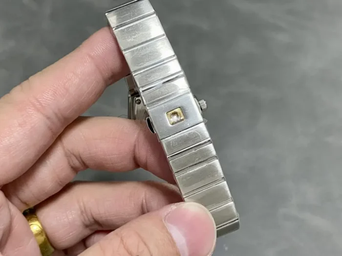 Constellation 25mm case side profile with crown detail