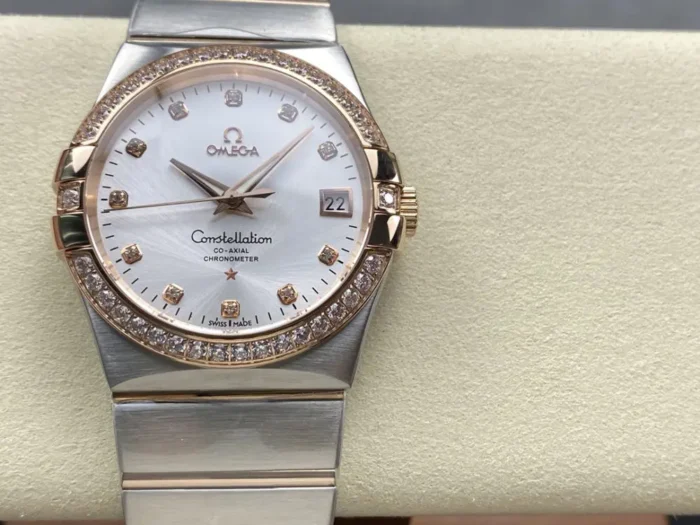 Complete front view showing dial and bezel ring