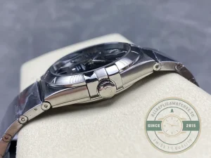 Dial macro showing black applied hour indices