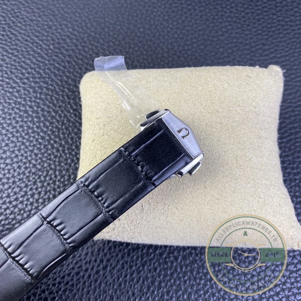 Complete front view showing black dial and bezel ring