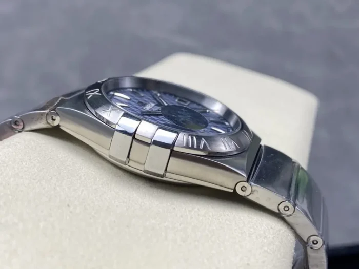 Steel bracelet strap detail with clasp