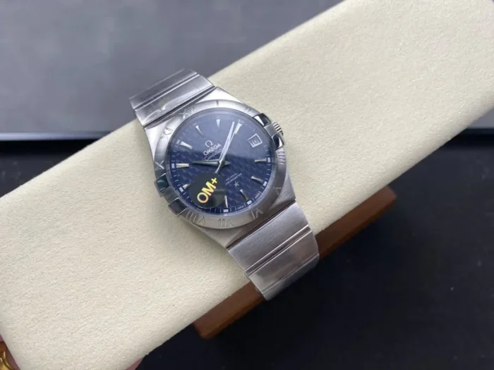 Dial macro showing blue applied hour indices