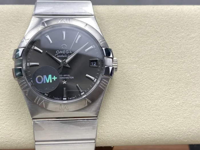 Complete front view showing grey dial and bezel ring