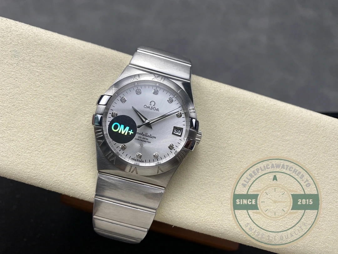 Steel bracelet strap detail with clasp