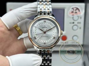 Complete front view showing rose gold dial and bezel ring