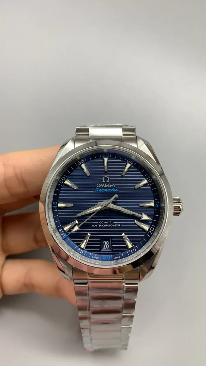 Profile angle showing case thickness and sapphire crystal edge