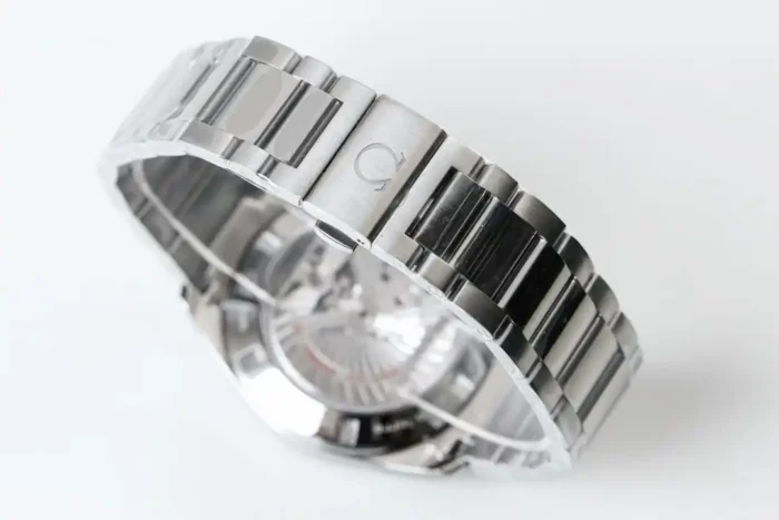 Seamaster case side profile with crown detail