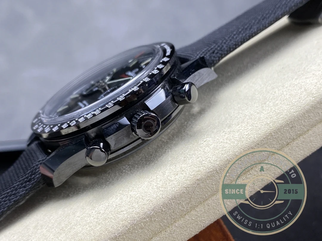 Superclone Omega Speedmaster Dark side of the moon 311.92.44.51.01.003 - Premium Super Clone Watch