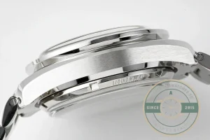 Superclone Omega Speedmaster Racing Master Chronometer 329.30.44.51.06.001 - 1:1 Swiss Replica Watch