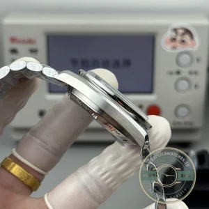 Superclone Omega Speedmaster Snoopy 42mm 310.32.42.50.02.001 - Luxury Replica Watch